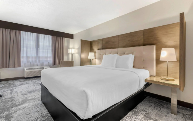 Comfort Inn Brooklyn Center