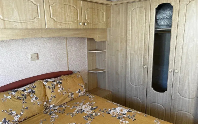 2 Bedroom Sleeps 6 Caravan Manor Park Hunstanton