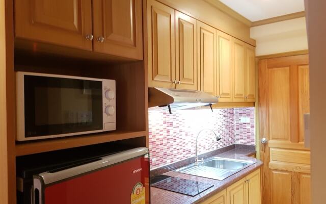 Jomtien Beach Condominium 5th Floor Modern Studio Apartment Pattaya