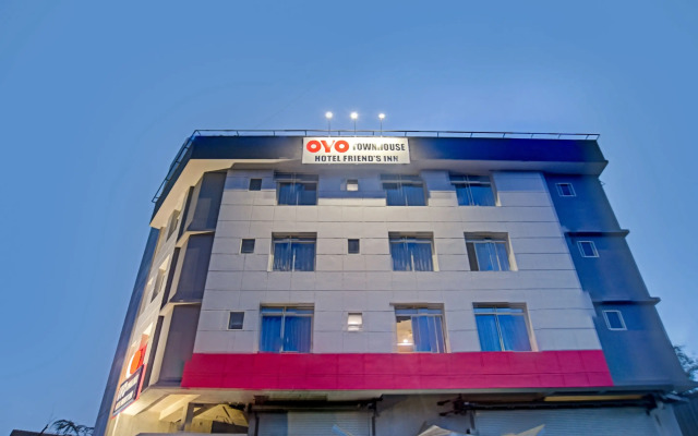 OYO 81349 Townhouse Friends Inn