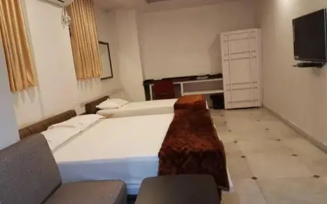 1/1 Park Street Hotel