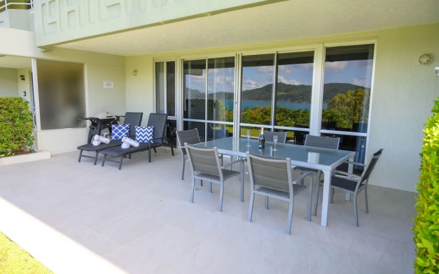 Poinciana Lodges -Ocean Views