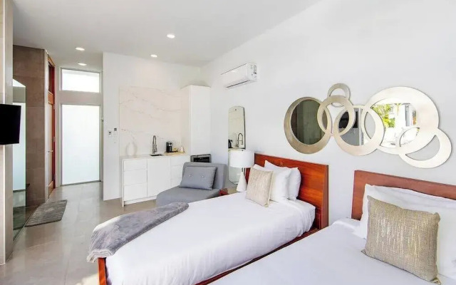 Oceanside Vacation Villa With Hotel Amenities v10