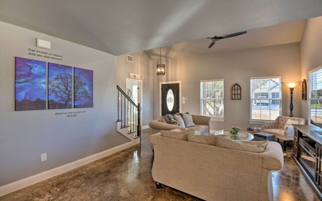 Granbury Home w/ Hot Tub & Furnished Patio!