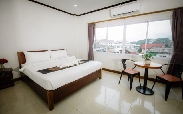 Sisombat Plaza Hotel