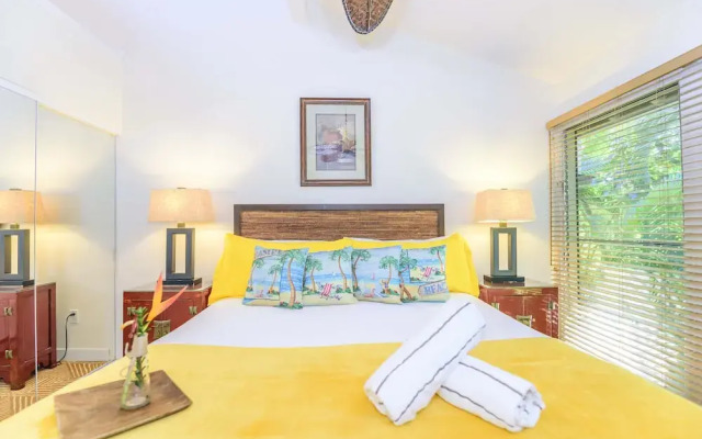 Aina Nalu D202 2 Bedroom Condo by Redawning