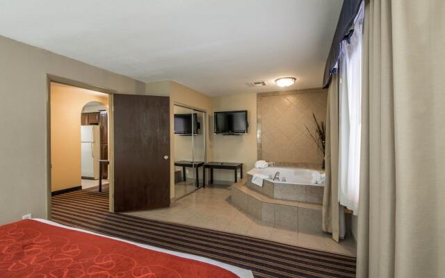 OYO Townhouse Tulsa Woodland Hills