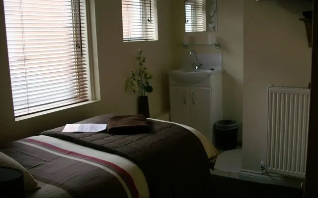 Elmswood Guest House