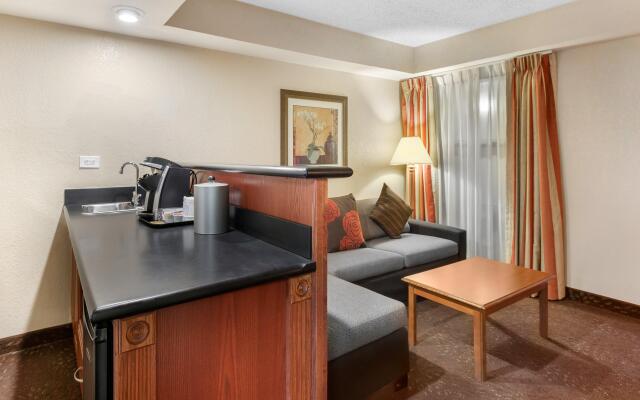 Holiday Inn Express Chicago-Downers Grove, an IHG Hotel