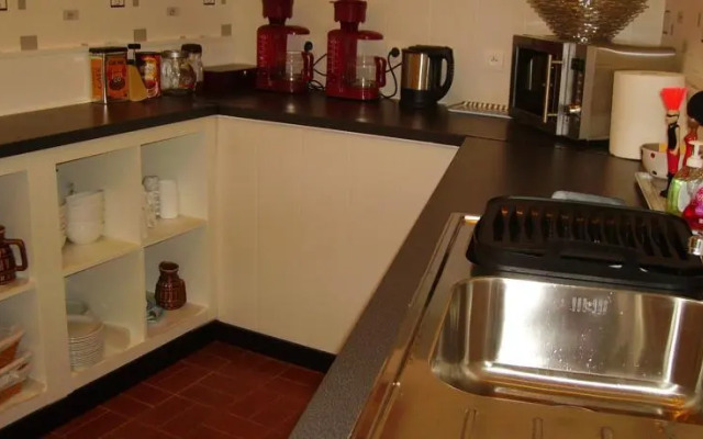 Le Petit Dragon Rouge