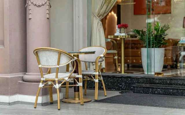 Golden Tree Hotel & Apartment By Zuzu