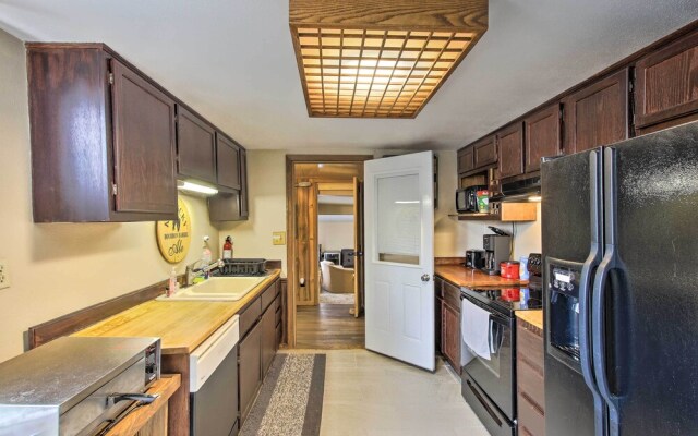 Dtwn Sheboygan Apt Above Local Bar!