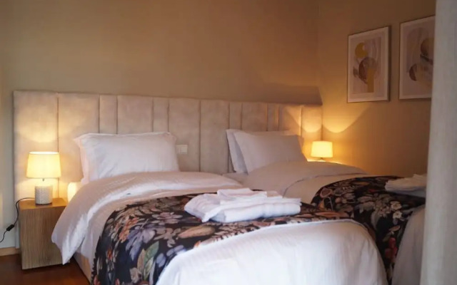 Daphne Luxury Apartment