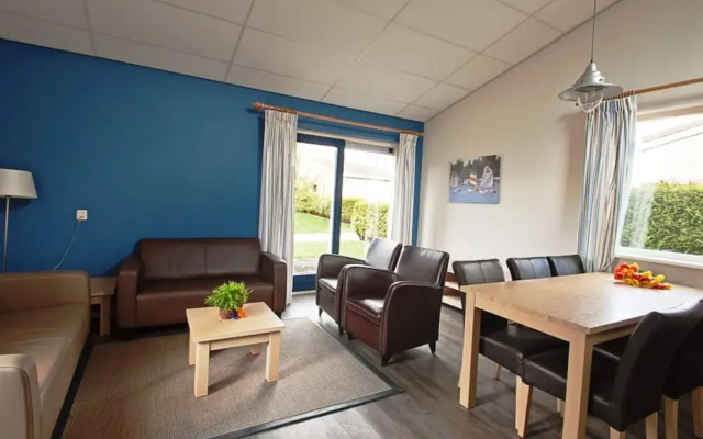Detached Bungalow With a Dishwasher Near Leeuwarden