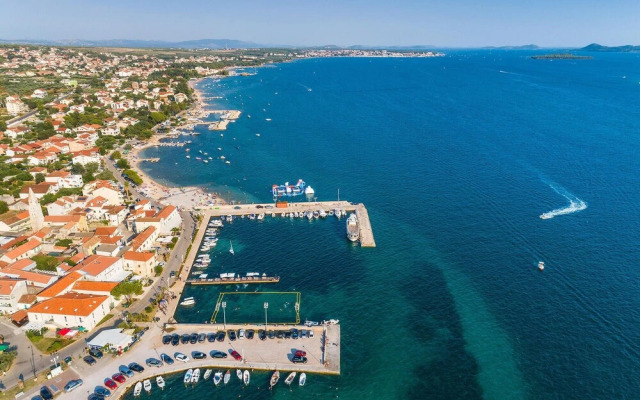 Amazing Apartment in Turanj With 1 Bedrooms and Wifi