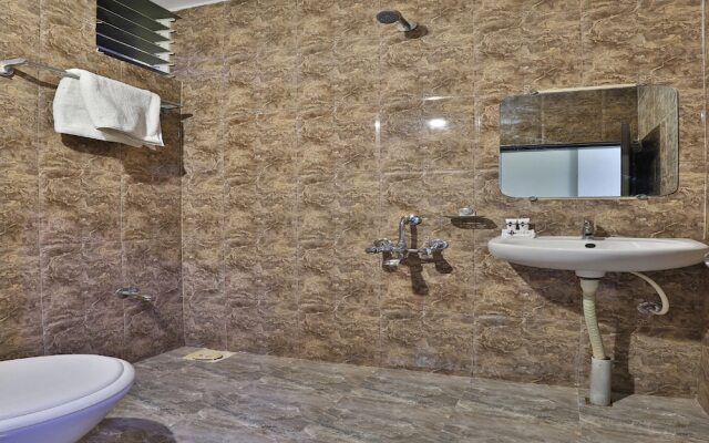 OYO Flagship 28024 Hotel Royal Palace