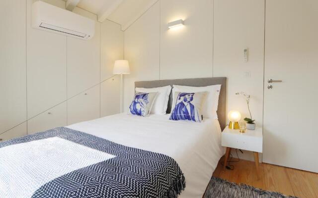 HM - Flores Skylight