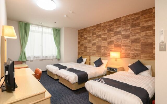 Oyo Ueda Station Hotel