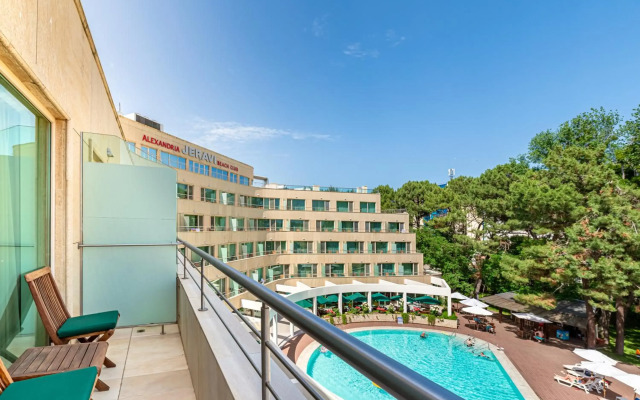 Jeravi Hotel