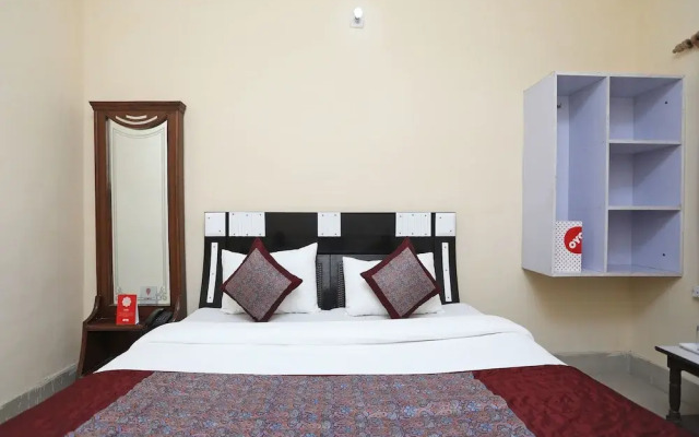 OYO 14639 Darshika Guest House