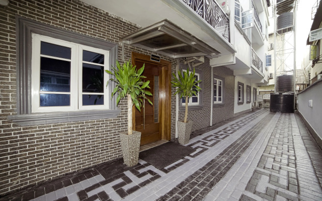 247 Luxury Apartment