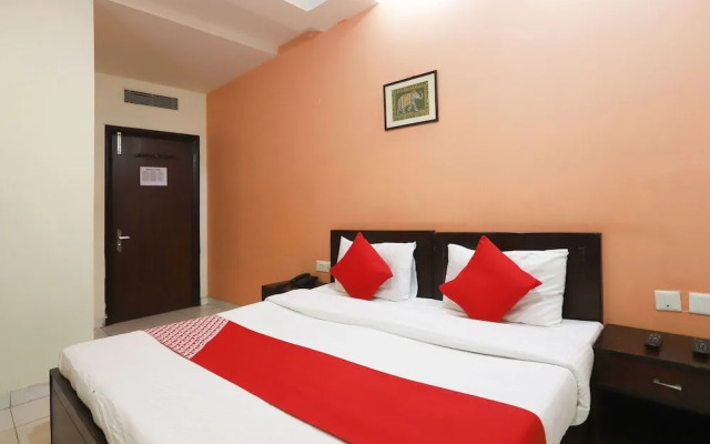 Oyo 47159 Royal Residency