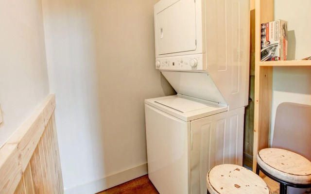 2 bedroom, East 18th Street