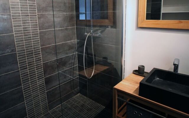 Central, spacious and comfortable 2 bedroom