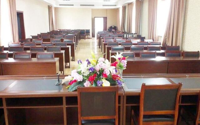 Kunlun Leju Business Hotel