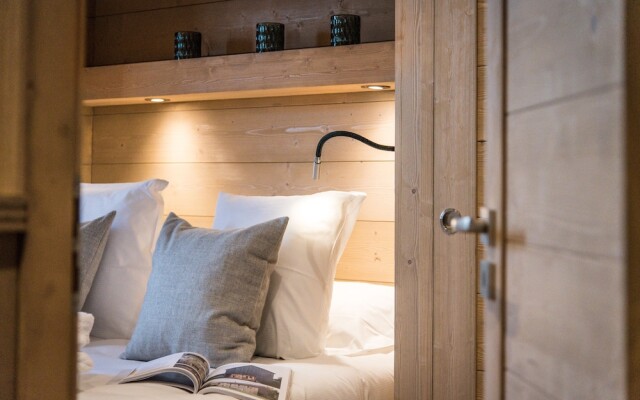 Yellowstone Lodge Chalet 4