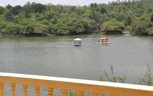 Mayem Lakeview