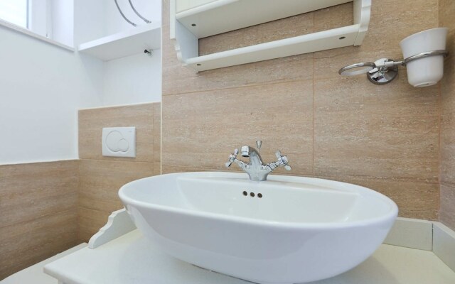 Hedera Estate, Hedera A42