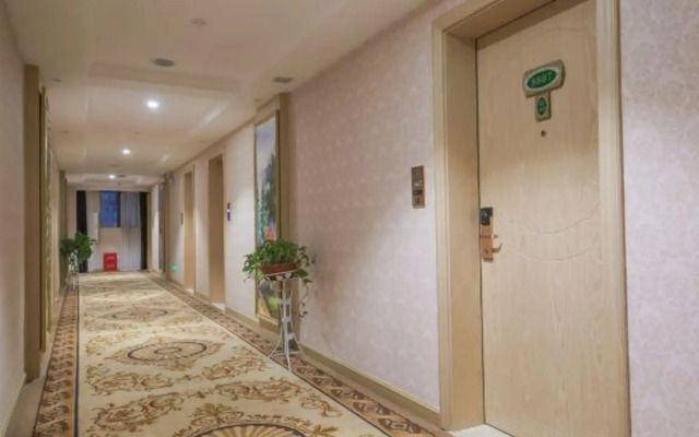 Vienna 3 Best Hotel (Poyanghu Avenue)