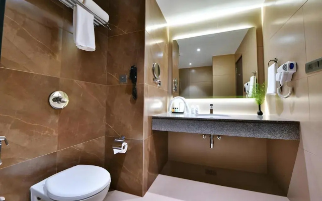 Click Hotel Pithampur