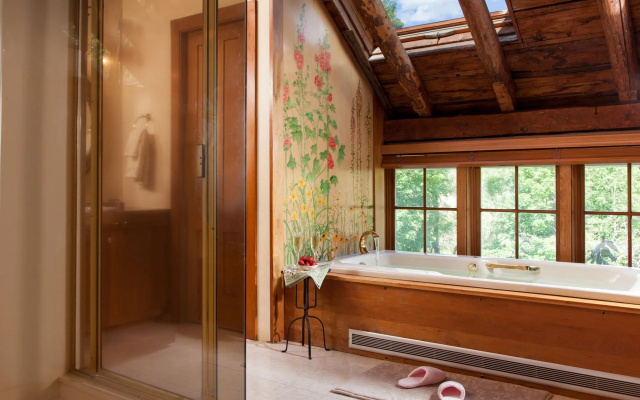 The Inn at Round Barn Farm