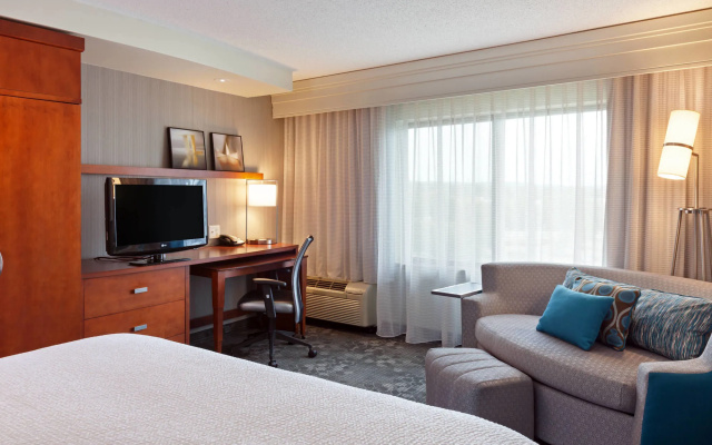 Courtyard By Marriott Farmington