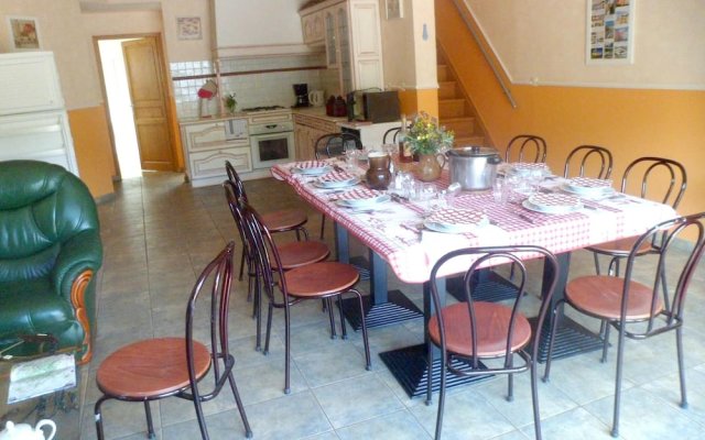 House With 5 Bedrooms in Courzieu, With Furnished Garden and Wifi