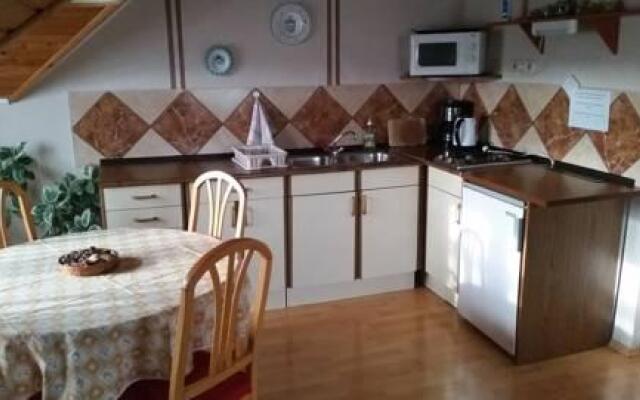 FaDóra Apartman