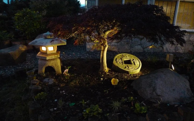 Vancouver Garden Family Suite