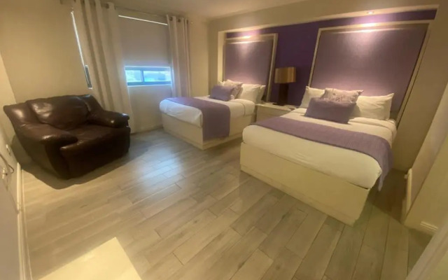 Rose Hotel