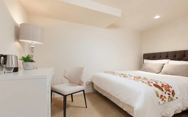 Cozy 3 Bedroom Suite near Queen Elizabeth Park