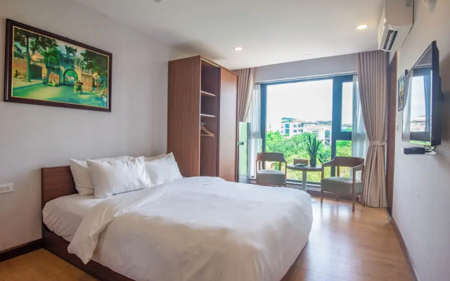 Moon West Lake Residence