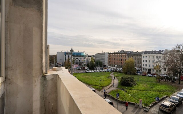Studio centrum Poznań by Renters