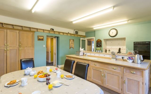 Vicarsford Farmhouse with Hot Tub near St Andrews