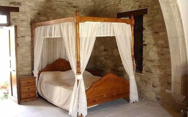 Romios Holiday Apartments