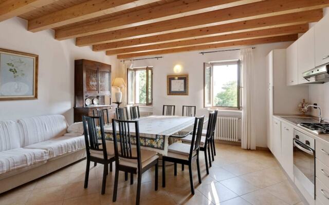 Fabulous Mansion in Pesina Spezie near Lake