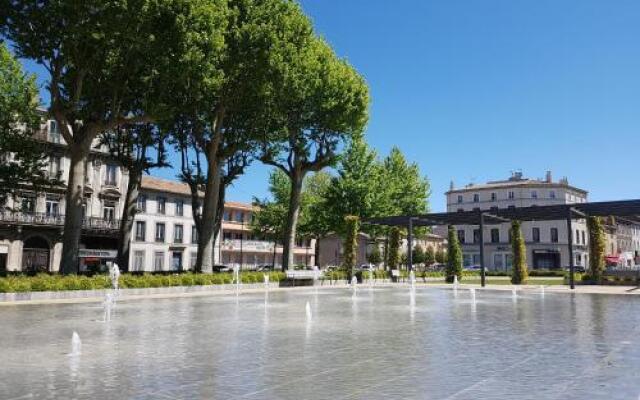 Penthouse Apartment overlooking Place Carnot