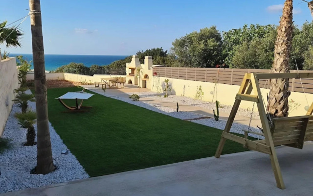 Zoi's SeaView House
