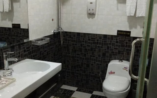 Selina Holiday Hotel Minzhi Branch