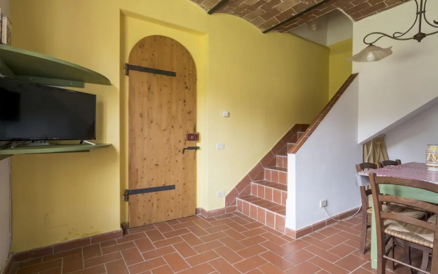 Cozy Farmhouse in Montespertoli With Swimming Pool